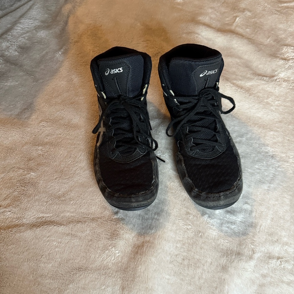ASICS Men's Black High-Top Athletic Shoes